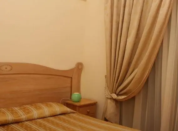 Tek Büyük Yataklı Oda, Balkon, Şehir Manzaralı