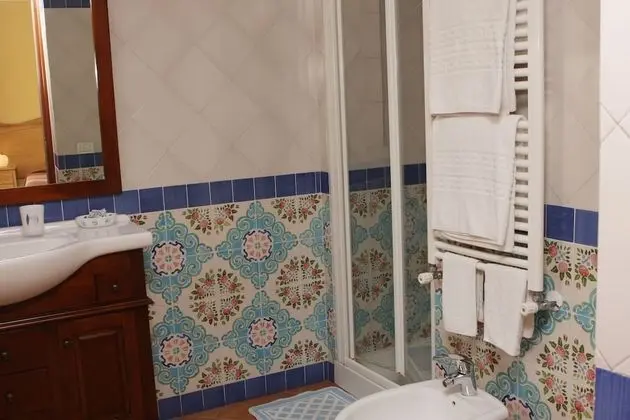 Tek Büyük Yataklı Oda, Balkon, Şehir Manzaralı