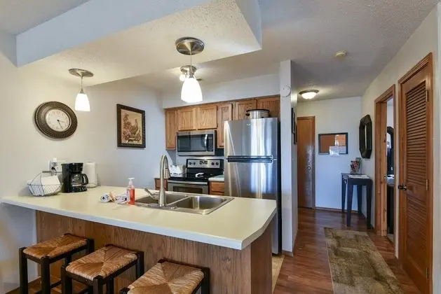 Daire (Divine 9 Condo - RESORT AMENITIES - F)