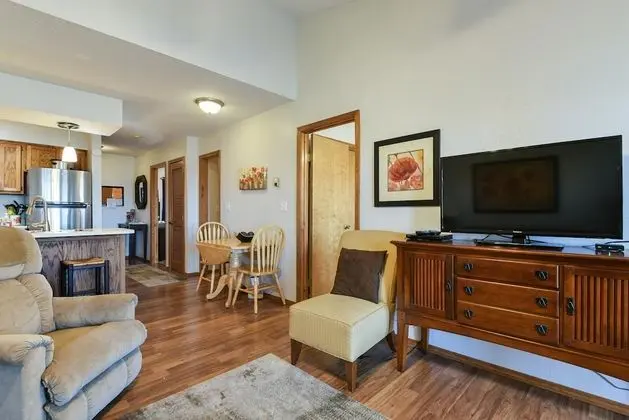 Daire (Divine 9 Condo - RESORT AMENITIES - F)