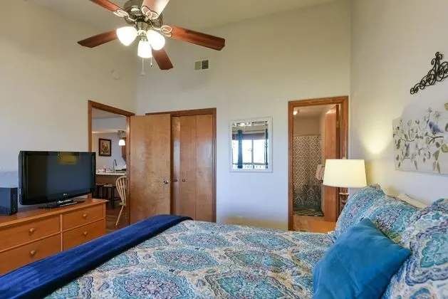 Daire (Divine 9 Condo - RESORT AMENITIES - F)