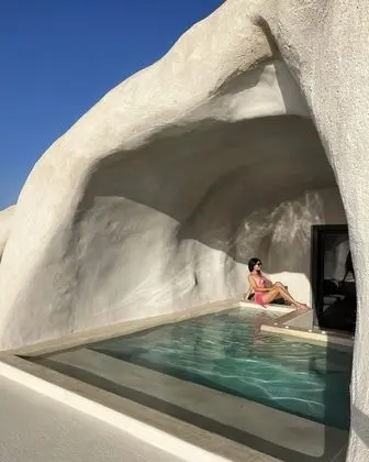 Astral Cave Suite with Jetted Tub, Caldera View