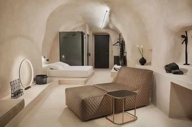 Astral Cave Suite with Jetted Tub, Caldera View