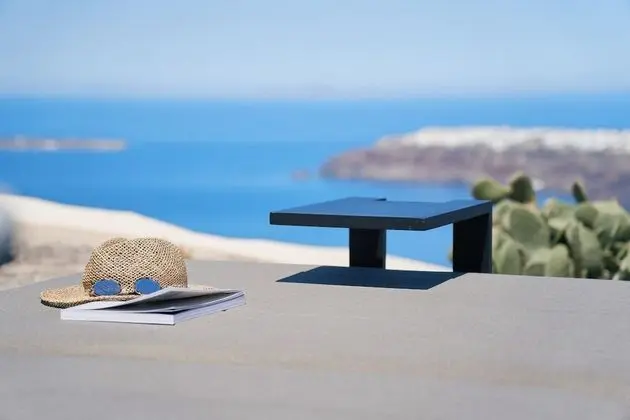 Astral Cave Suite with Jetted Tub, Caldera View
