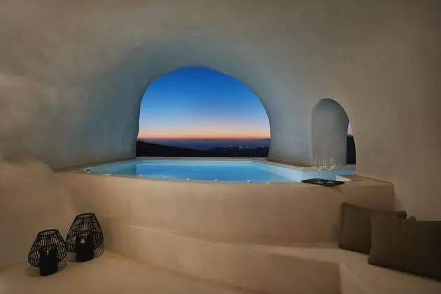 Elysium Cave Suite with Jetted Tub, Caldera View