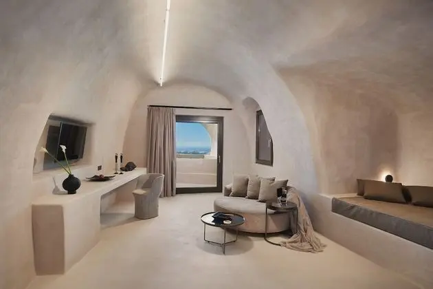 Elysium Cave Suite with Jetted Tub, Caldera View