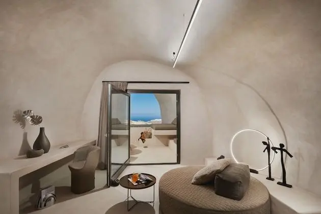 Omni Cave Suite with Jetted Tub & Caldera View