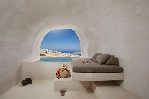 Omni Cave Suite with Jetted Tub & Caldera View