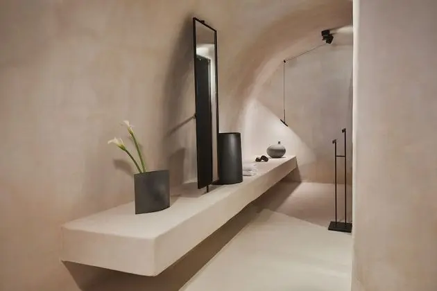 Omni Cave Suite with Jetted Tub & Caldera View