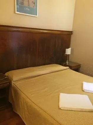 Standard Tek Büyük veya İki Ayrı Yataklı Oda, Özel Banyo