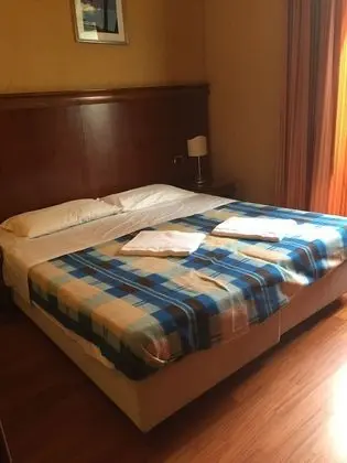 Standard Tek Büyük veya İki Ayrı Yataklı Oda, Özel Banyo