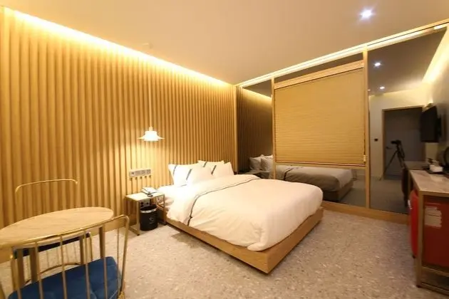 Standard Double Room (No Breakfast provided on Mondays)