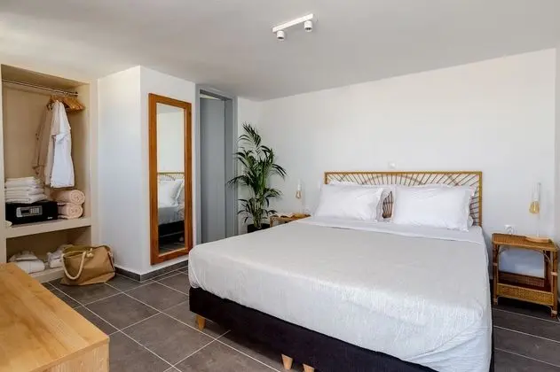 Junior Suite with Sea View and Jetted Tub
