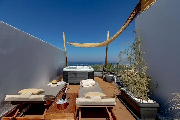 Junior Suite with Sea View and Jetted Tub