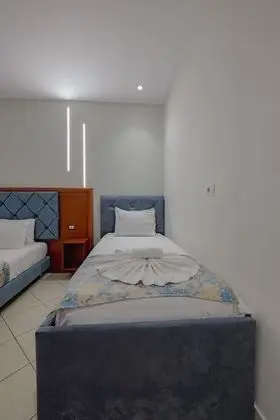 Üç Kişilik Oda