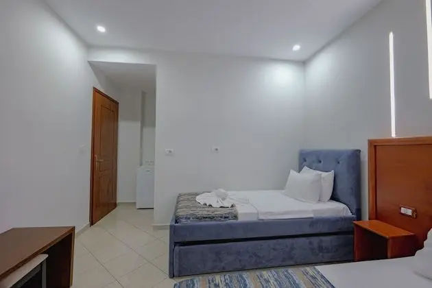 Üç Kişilik Oda
