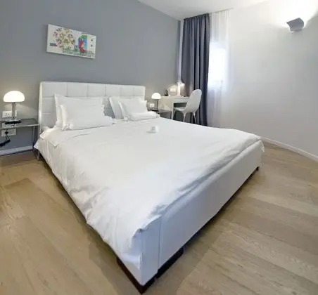 Comfort Tek Büyük Yataklı Oda