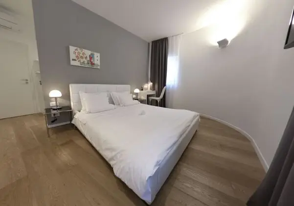 Comfort Tek Büyük Yataklı Oda