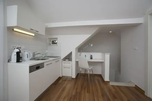 Superior Twin Studio
