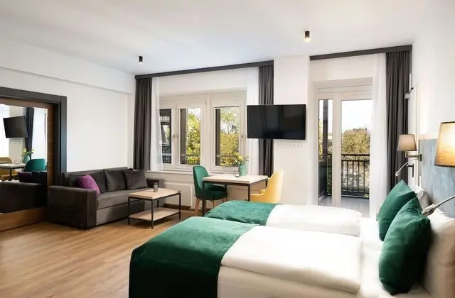 DIWO King Room