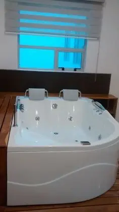 Superior Oda, Sıcak Su Küveti