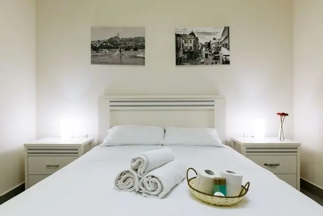 Tek Büyük Yataklı Oda, Penceresiz (Interior)