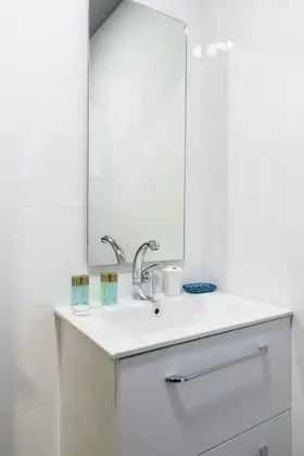 Tek Büyük Yataklı Oda, Penceresiz (Interior)