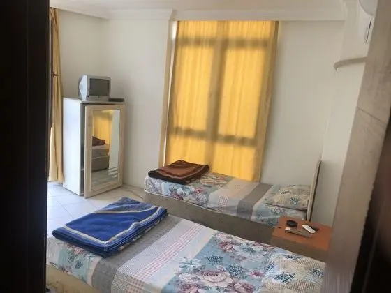 Classic Twin Room, 2 Twin Beds, Shared Bathroom