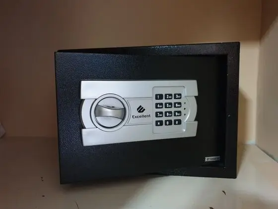 Deluxe Tek Büyük Yataklı Oda, Havuz Manzaralı