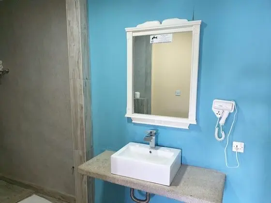 Deluxe Tek Büyük Yataklı Oda, Havuz Manzaralı