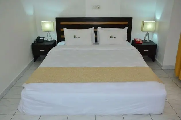 Büyük Yataklı Tek Kişilik Oda