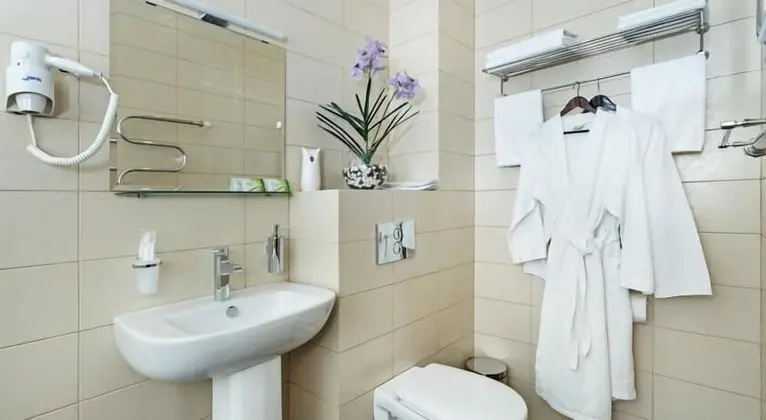 Comfort Tek Büyük Yataklı Oda