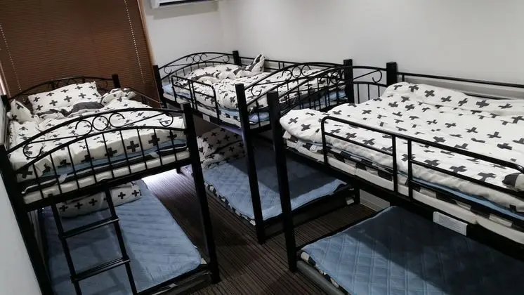 Basic Ortak Ranzalı Oda, Sadece erkekler için