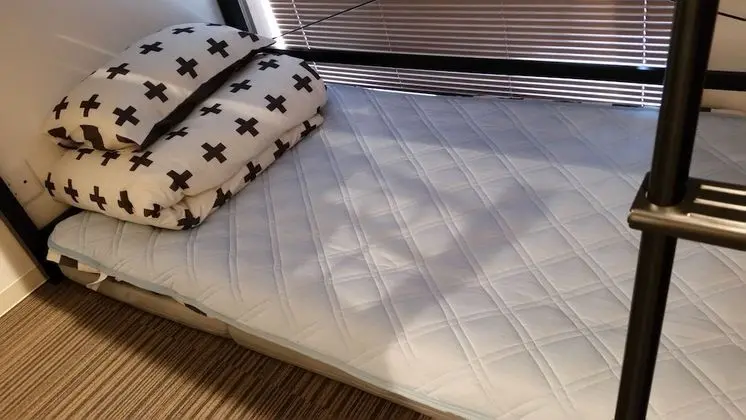 Basic Ortak Ranzalı Oda, Sadece kadınlar için