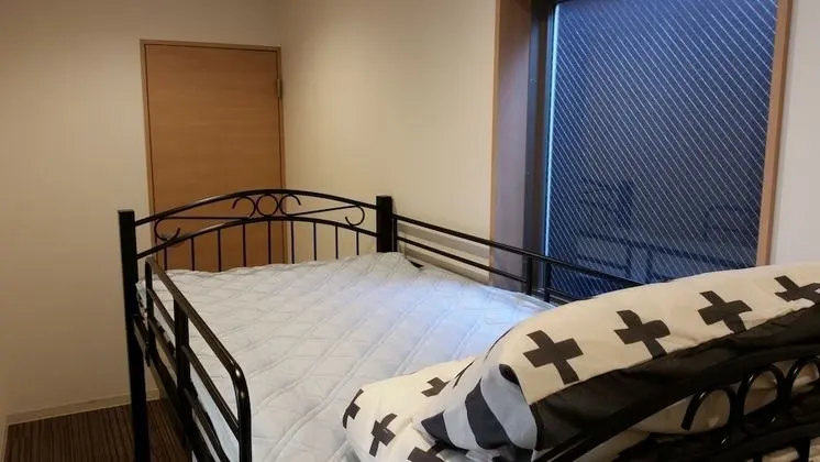 Basic Ortak Ranzalı Oda, Sadece kadınlar için