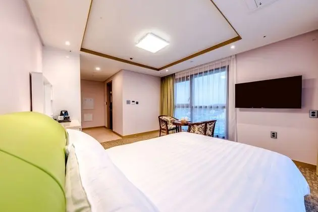 Premium Tek Büyük Yataklı Oda