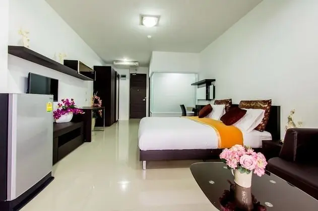 1-Bedroom Apartment