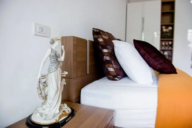 1-Bedroom Apartment