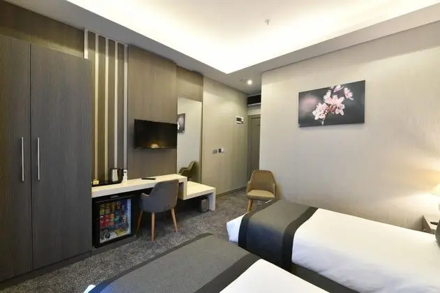 Standart Oda, Şehir Manzaralı, İki Tek Kişilik Yataklı