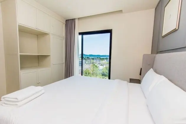 2 Bedrooms Sea View