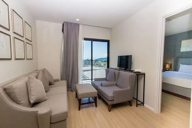 2 Bedrooms Sea View