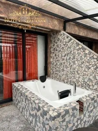 Deluxe Stüdyo Süit