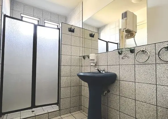 Tek Kişilik Oda, 1 Çift Kişilik Yatak