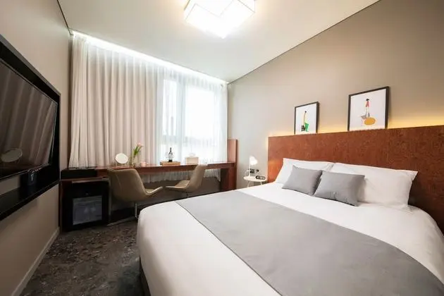 Deluxe Tek Büyük Yataklı Oda