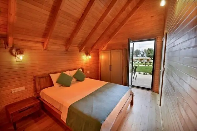Villa, Deniz ve Havuz Manzaralı, Verandalı