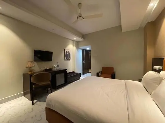 Deluxe Tek Büyük Yataklı Oda