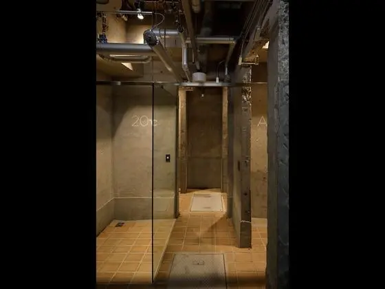Oda, Sadece erkekler için, Sigara İçilmez (Two Sleeping Pods)
