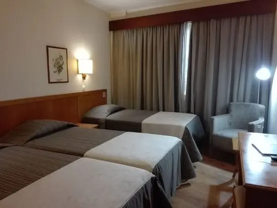Üç Kişilik Oda