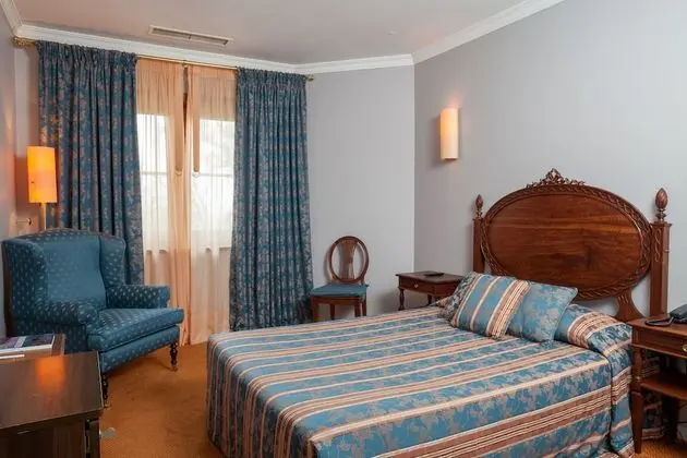 Tek Büyük veya İki Ayrı Yataklı Oda (with extra-bed)