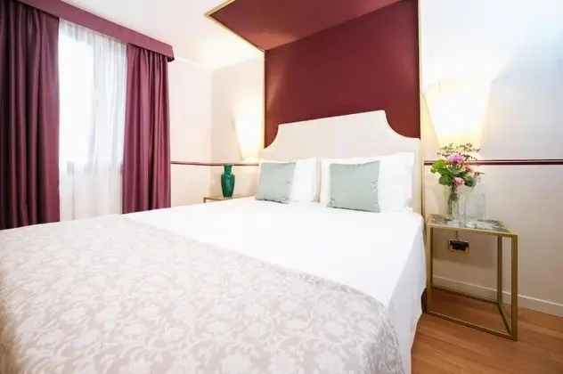 Classic Tek Büyük Yataklı Oda